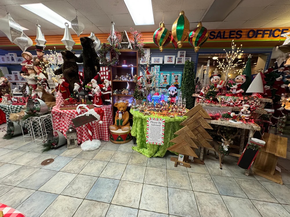 Collectible figurines and premium ornaments